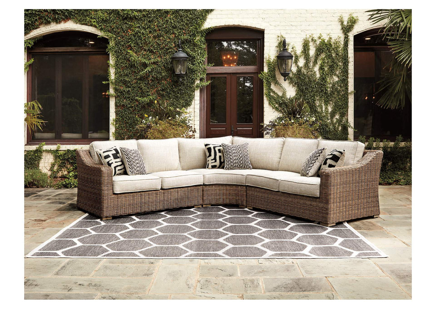 Beachcroft 5-Piece Outdoor Sectional with Coffee Table