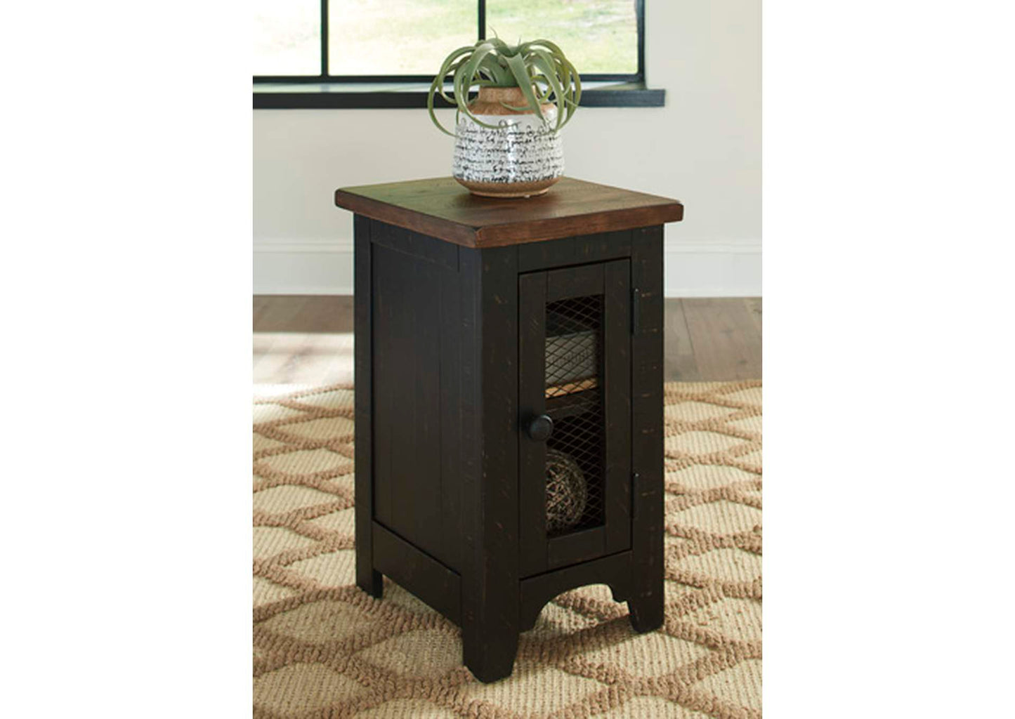 Valebeck Chairside End Table