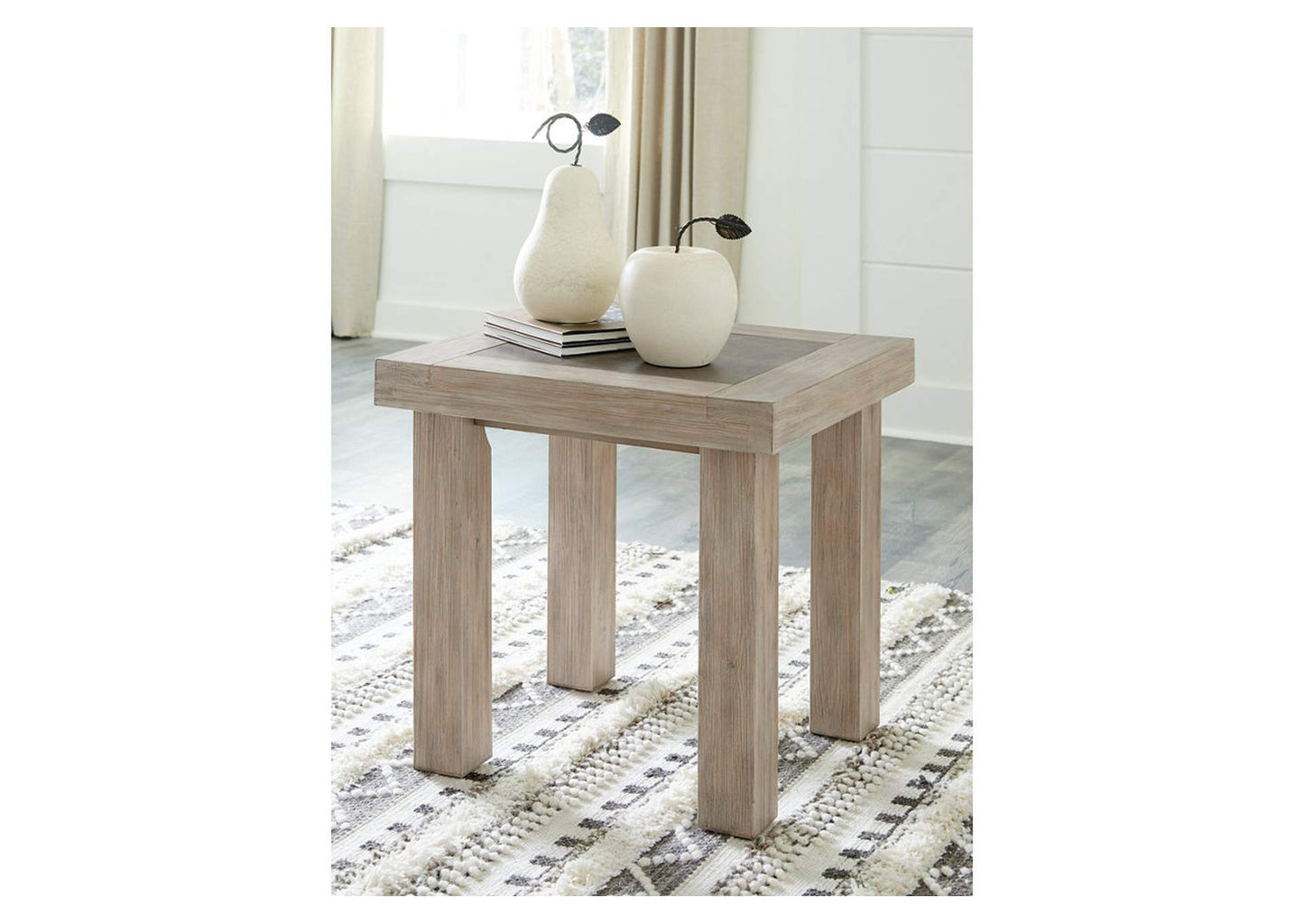 Hennington Coffee Table with 1 End Table